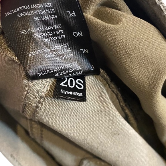 Kuhl Trekr Shorts Womens 12 Gray 8 Inch Hiking Outdoor Flat Front Hidden Cargo - Picture 10 of 11